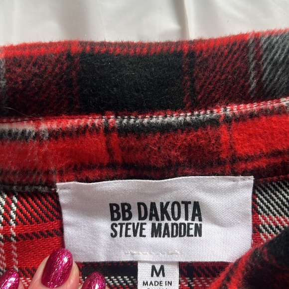 Super soft. Waist length shacket. - Picture 2 of 7